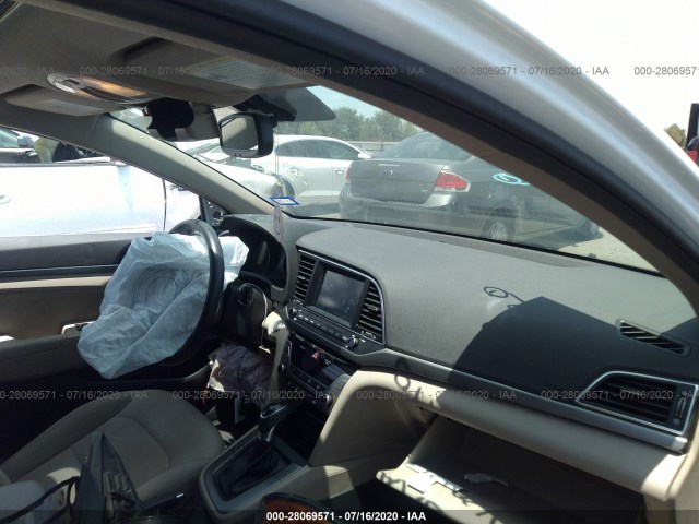 Photo 4 VIN: 5NPD84LF6JH275121 - HYUNDAI ELANTRA 