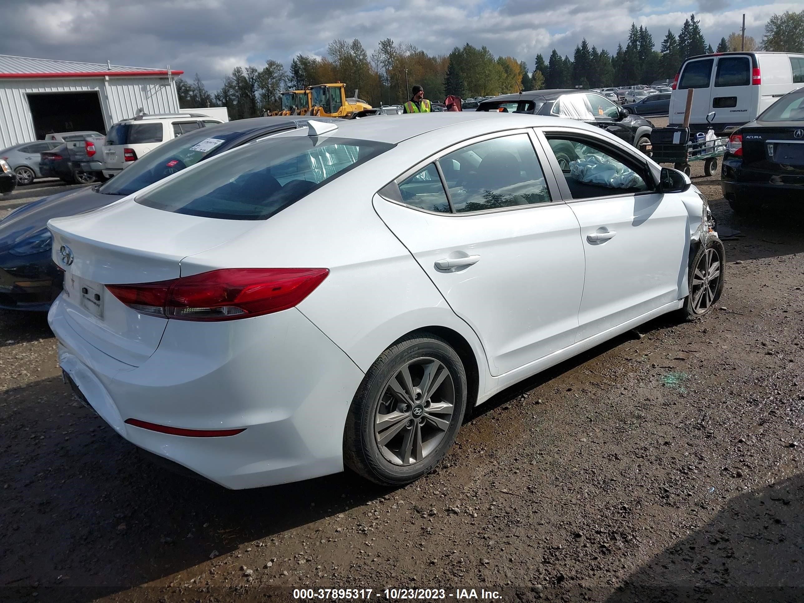 Photo 3 VIN: 5NPD84LF6JH292937 - HYUNDAI ELANTRA 