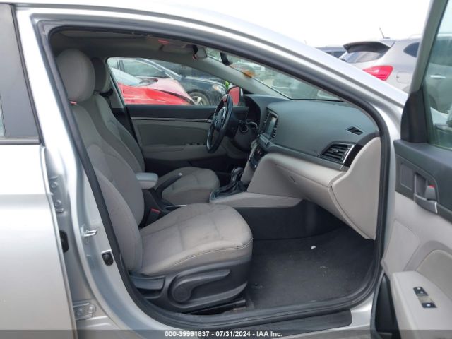 Photo 4 VIN: 5NPD84LF6JH310871 - HYUNDAI ELANTRA 