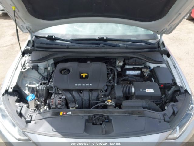 Photo 9 VIN: 5NPD84LF6JH310871 - HYUNDAI ELANTRA 