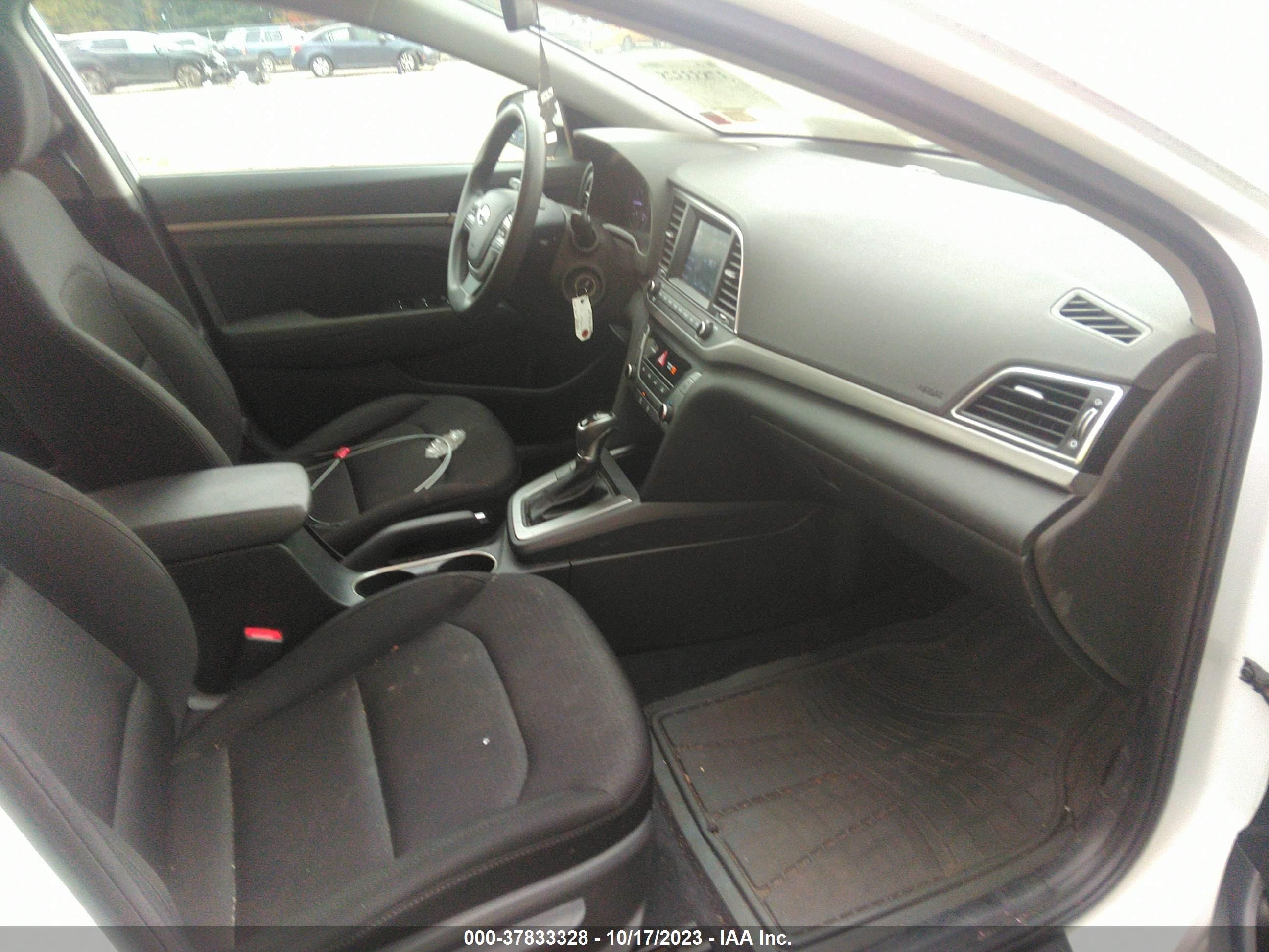 Photo 4 VIN: 5NPD84LF6JH329372 - HYUNDAI ELANTRA 