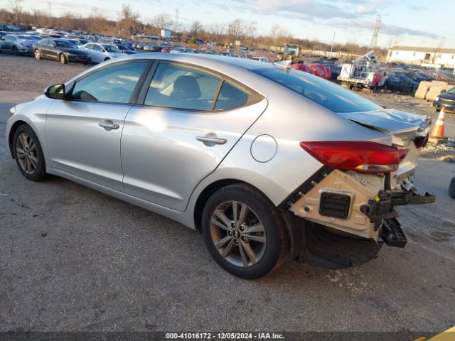 Photo 2 VIN: 5NPD84LF6JH330425 - HYUNDAI ELANTRA 