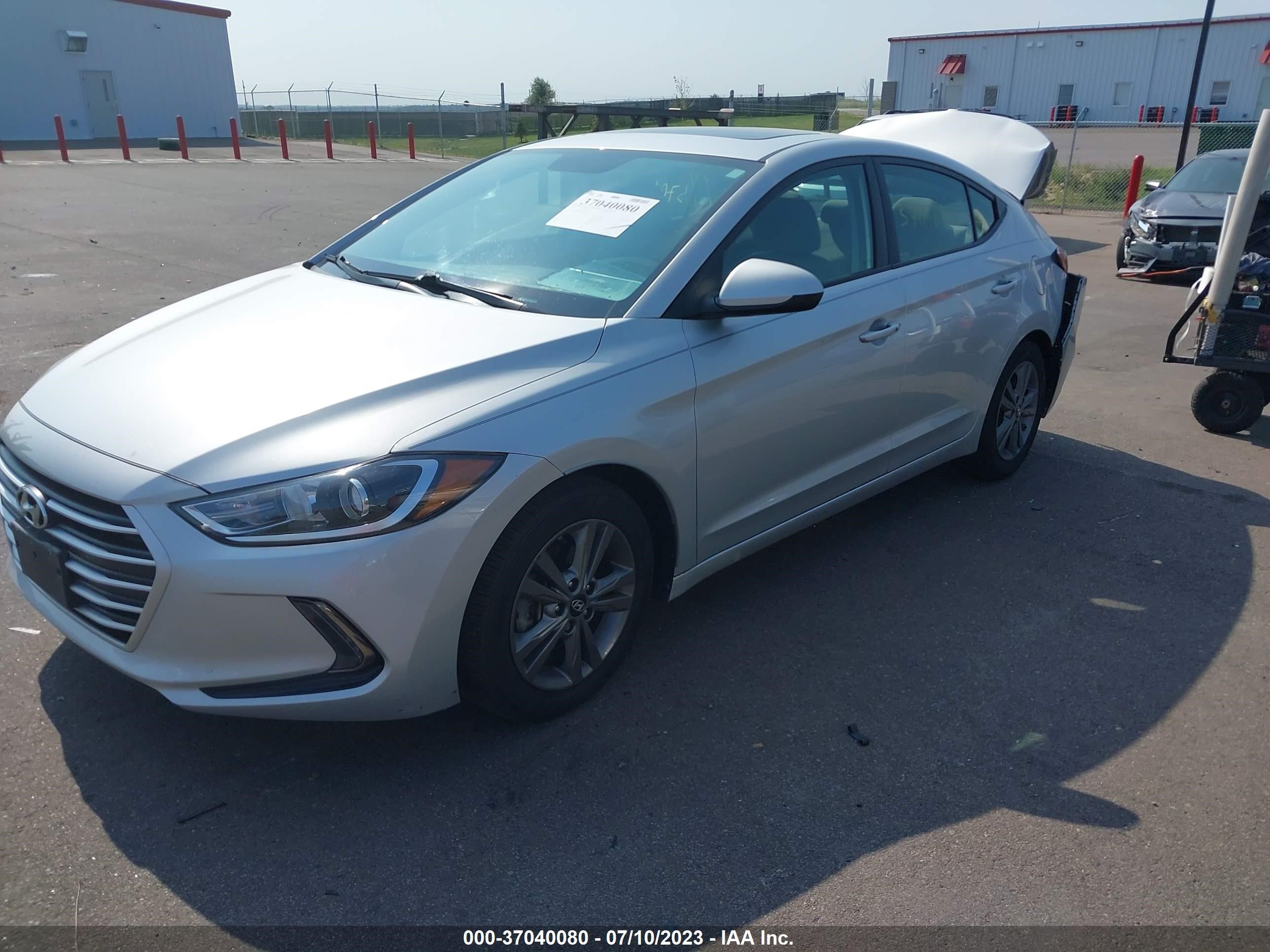 Photo 1 VIN: 5NPD84LF6JH345930 - HYUNDAI ELANTRA 