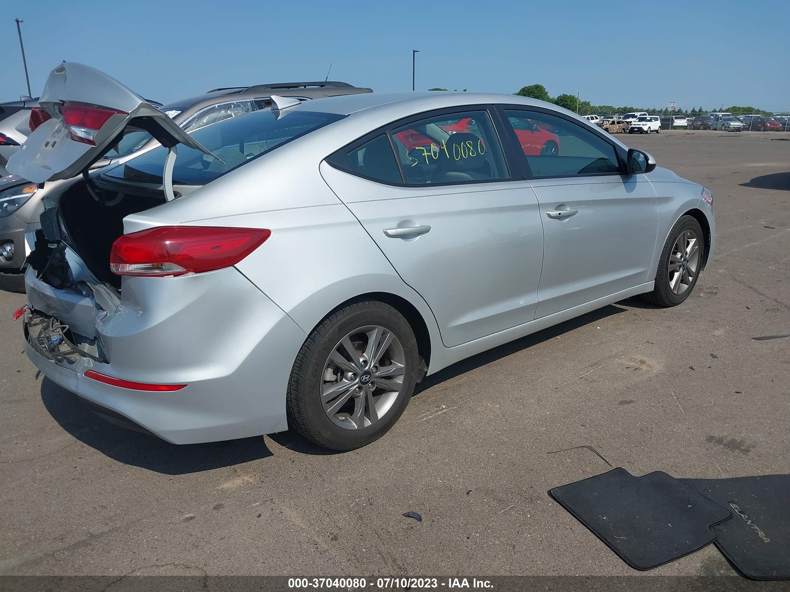 Photo 3 VIN: 5NPD84LF6JH345930 - HYUNDAI ELANTRA 