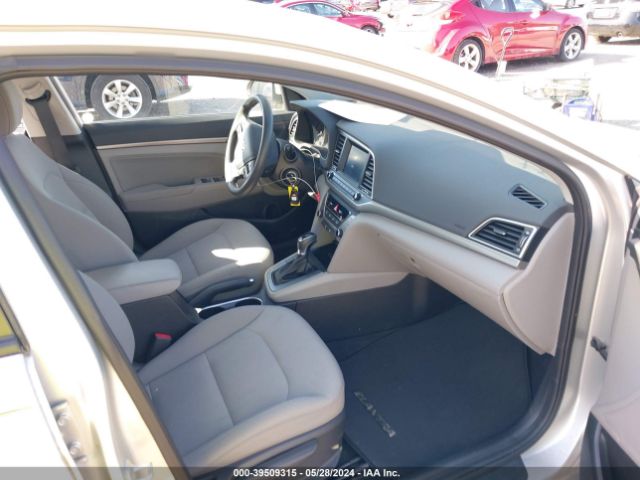 Photo 4 VIN: 5NPD84LF6JH372691 - HYUNDAI ELANTRA 