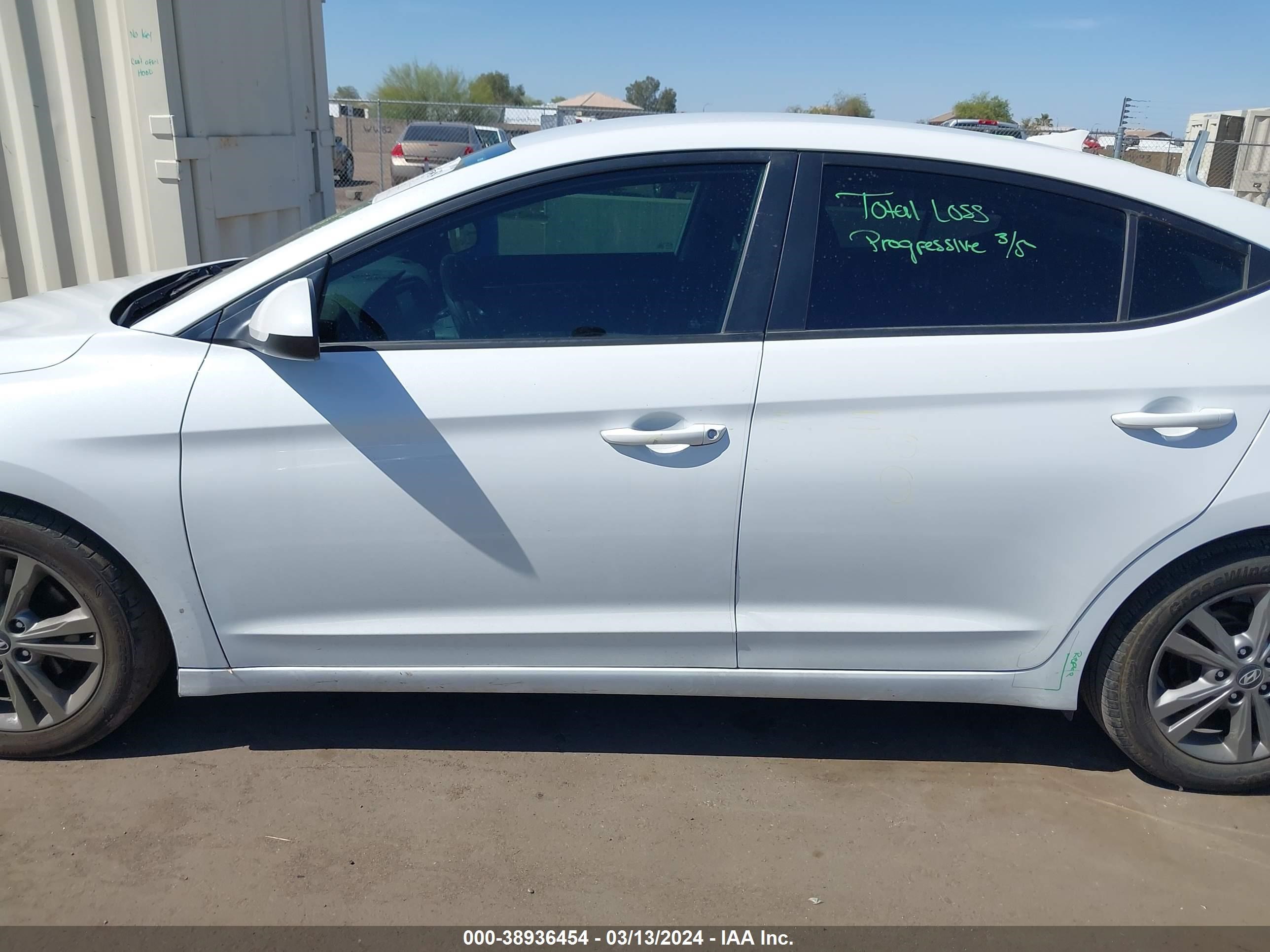 Photo 14 VIN: 5NPD84LF6JH387515 - HYUNDAI ELANTRA 