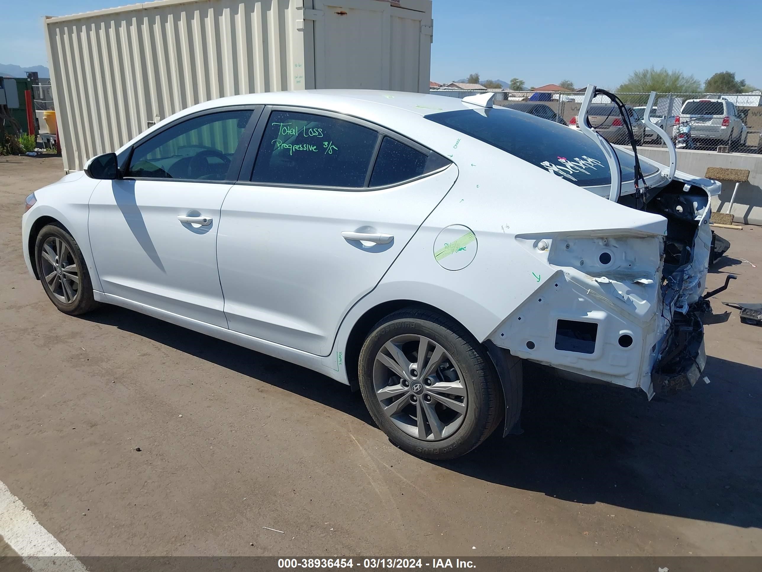 Photo 2 VIN: 5NPD84LF6JH387515 - HYUNDAI ELANTRA 