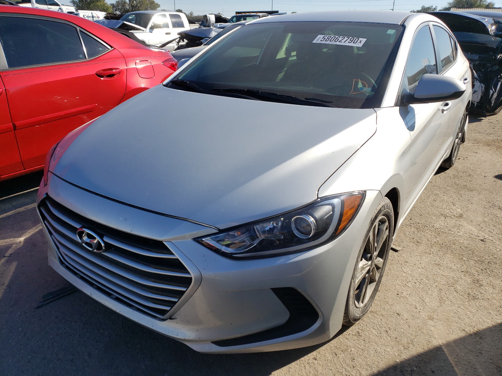 Photo 1 VIN: 5NPD84LF6JH389586 - HYUNDAI ELANTRA 