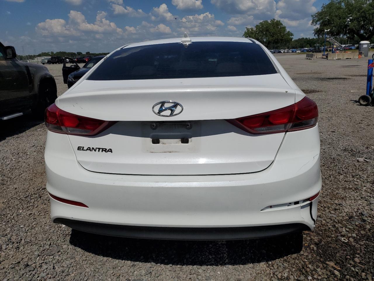 Photo 5 VIN: 5NPD84LF6JH390737 - HYUNDAI ELANTRA 