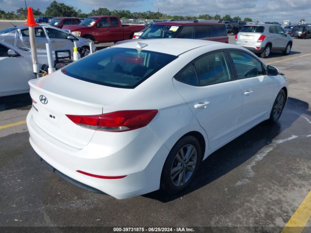 Photo 3 VIN: 5NPD84LF6JH394061 - HYUNDAI ELANTRA 