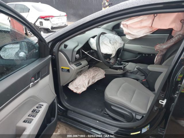 Photo 4 VIN: 5NPD84LF6KH406338 - HYUNDAI ELANTRA 