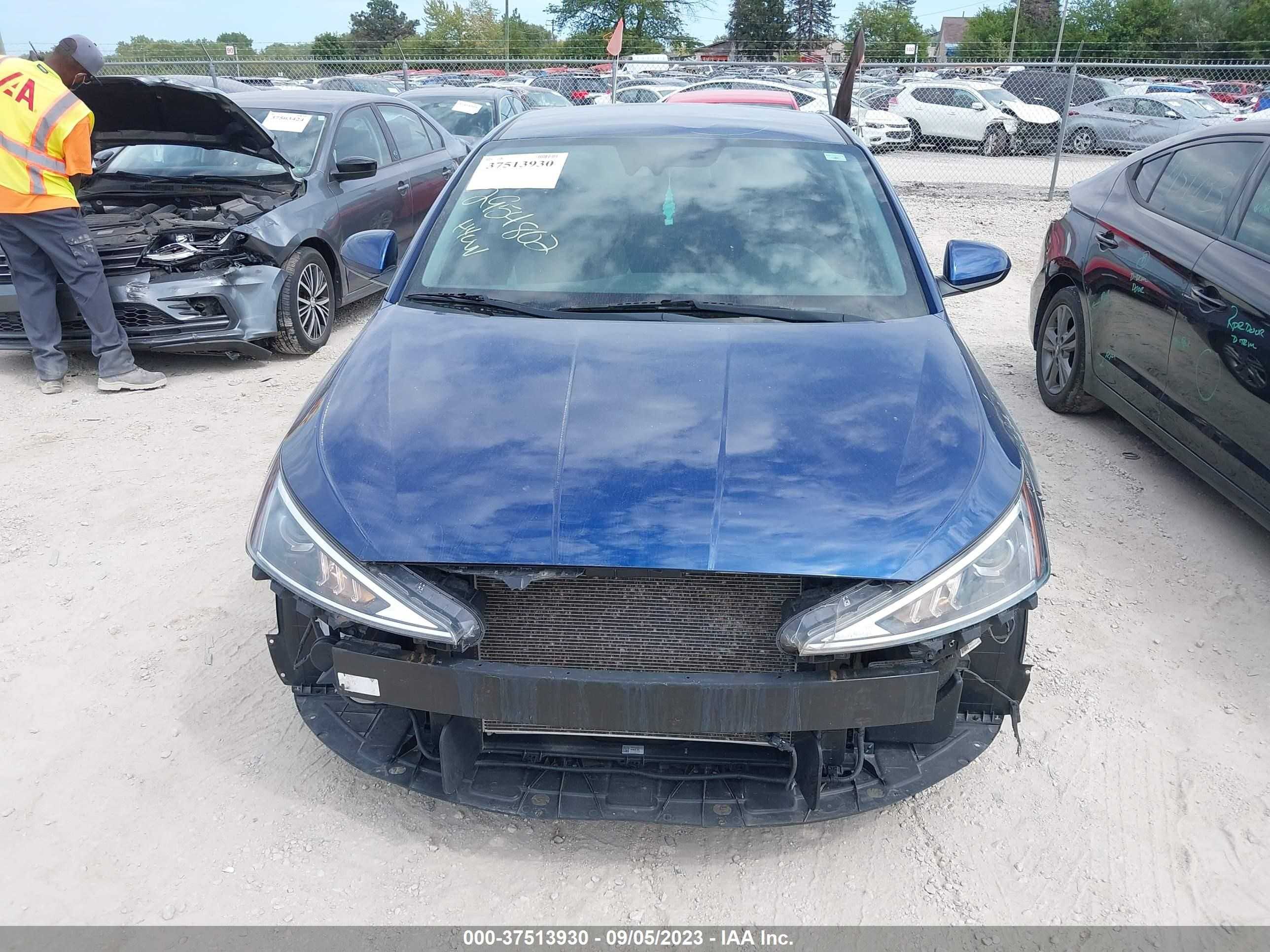 Photo 11 VIN: 5NPD84LF6KH408641 - HYUNDAI ELANTRA 