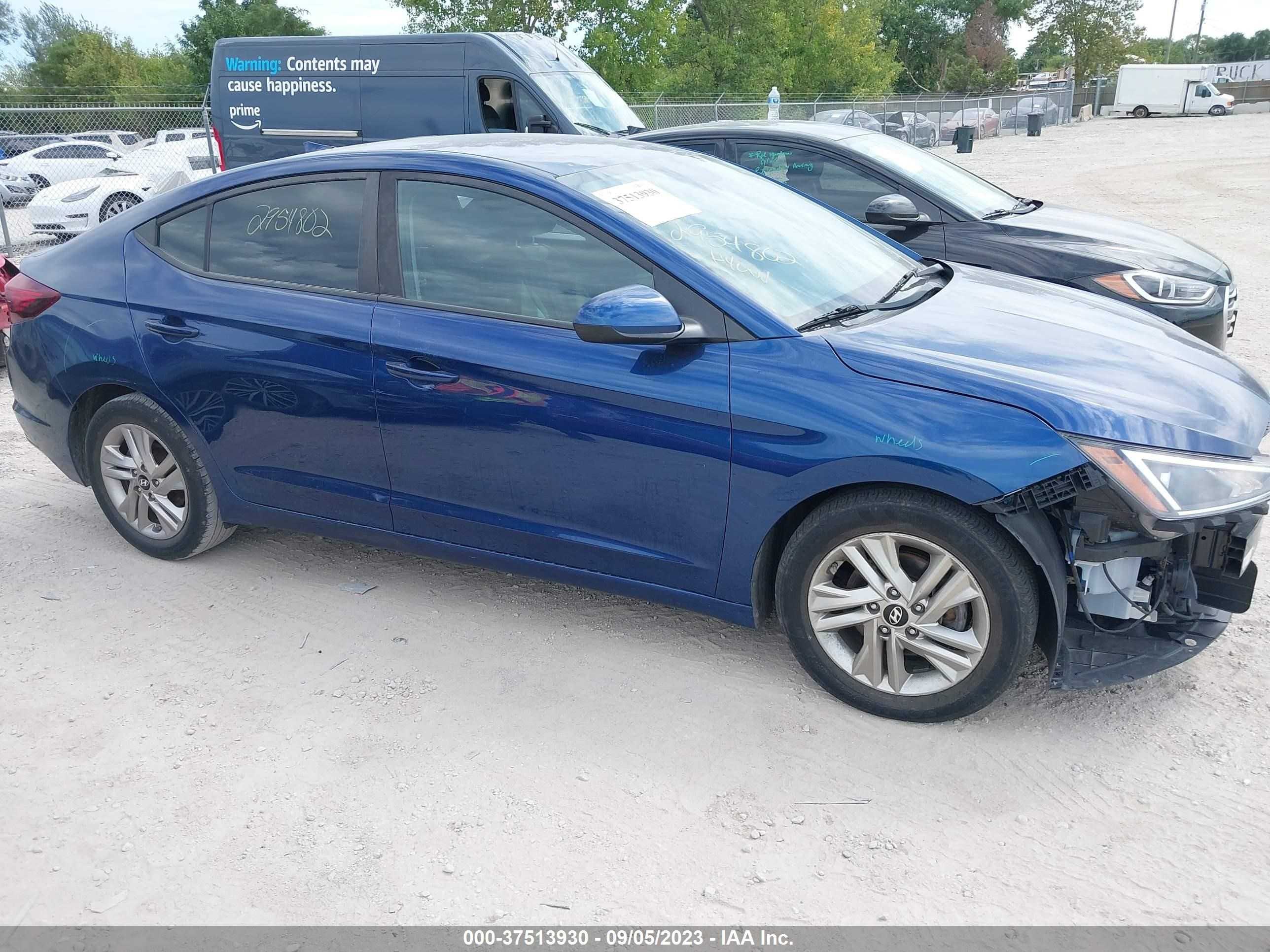 Photo 12 VIN: 5NPD84LF6KH408641 - HYUNDAI ELANTRA 