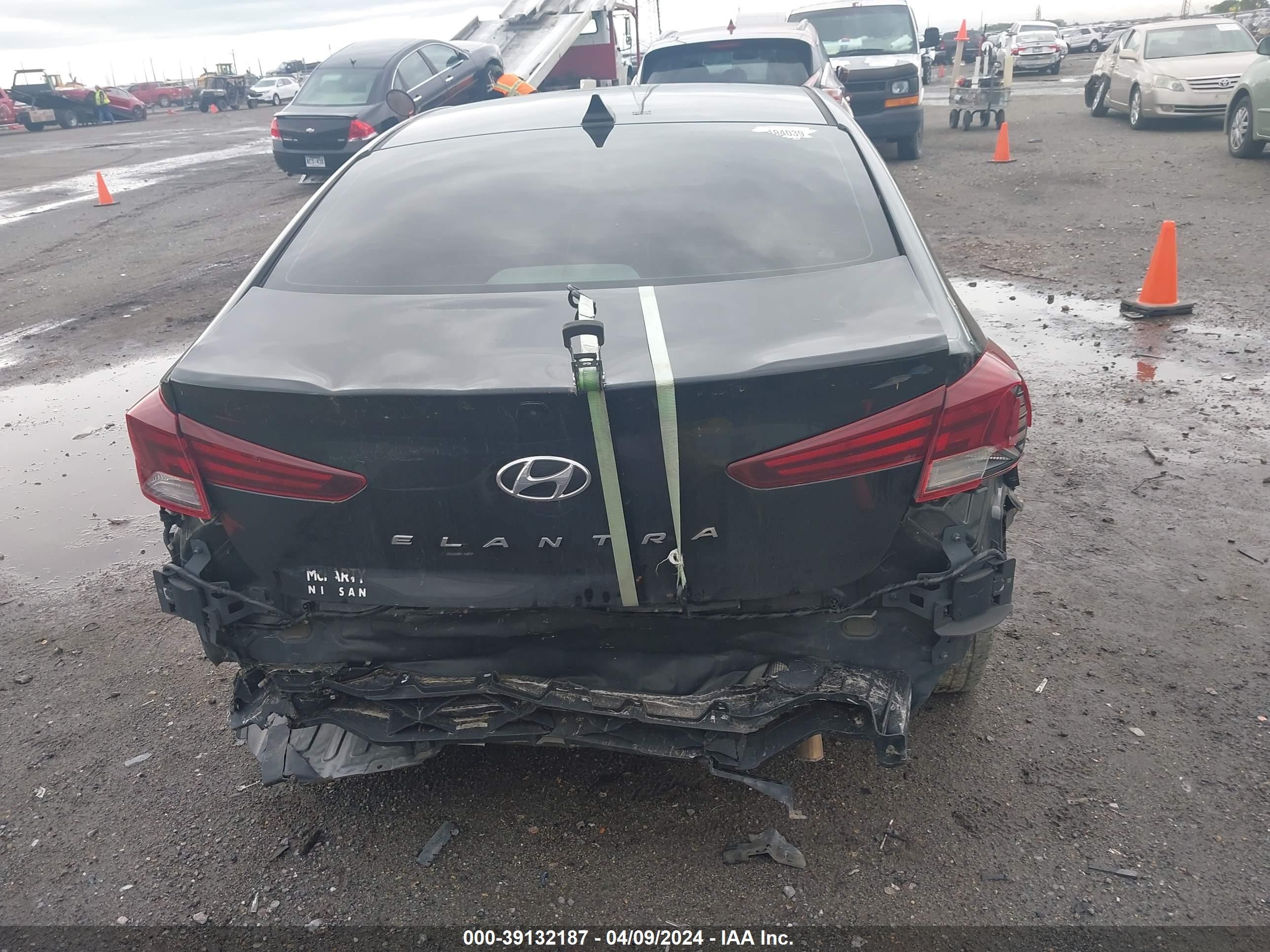 Photo 18 VIN: 5NPD84LF6KH430669 - HYUNDAI ELANTRA 