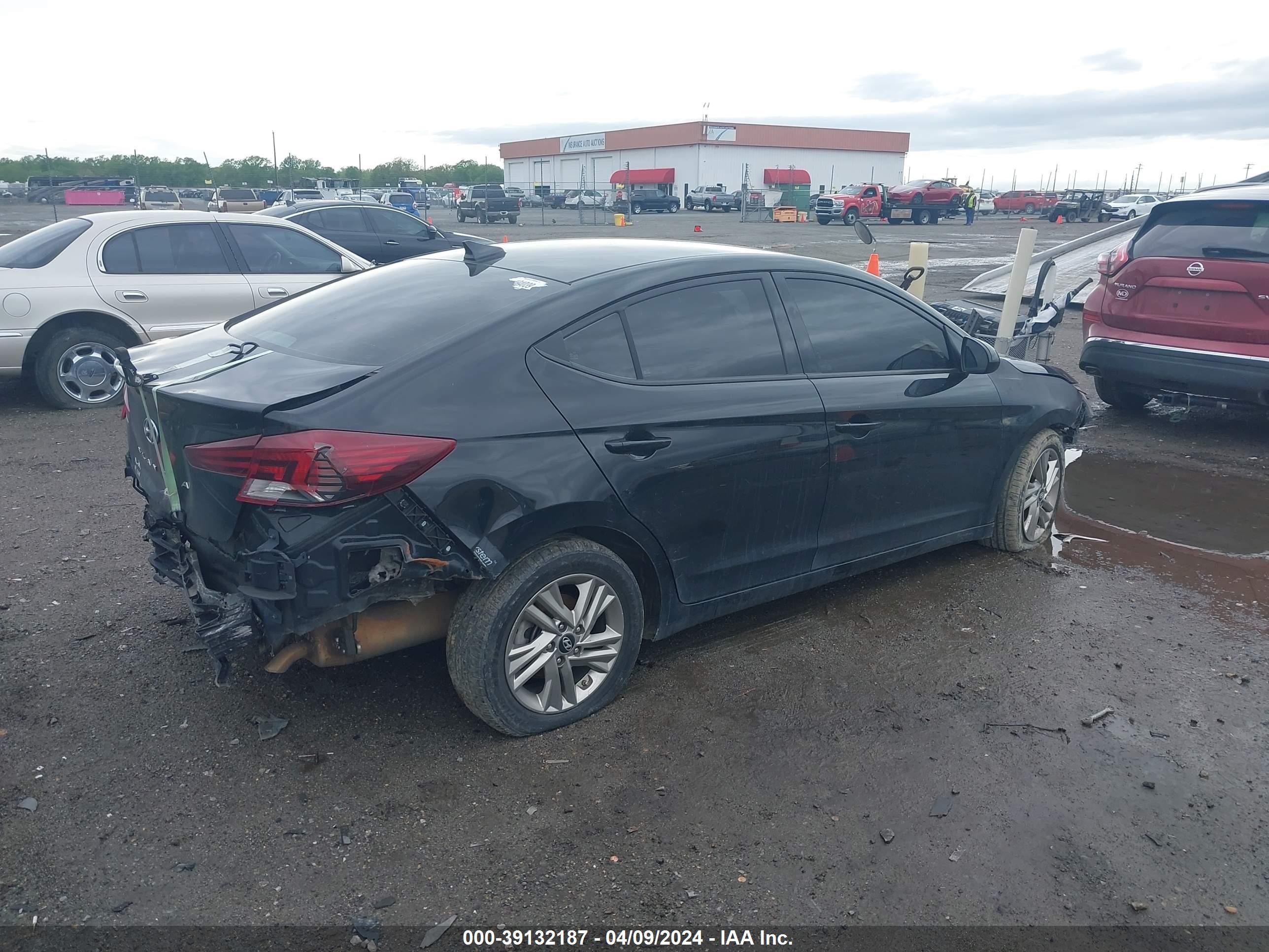 Photo 3 VIN: 5NPD84LF6KH430669 - HYUNDAI ELANTRA 