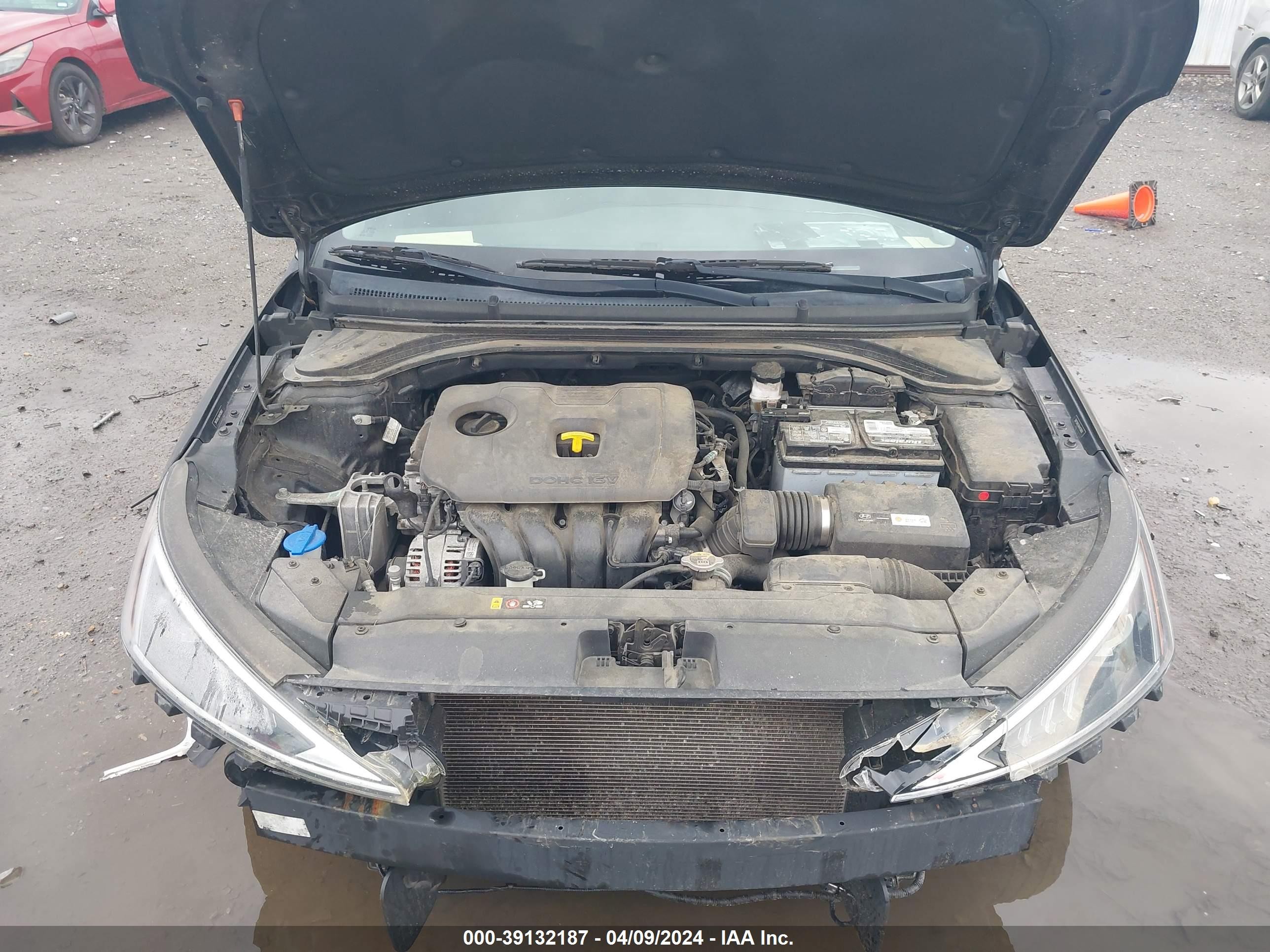 Photo 9 VIN: 5NPD84LF6KH430669 - HYUNDAI ELANTRA 