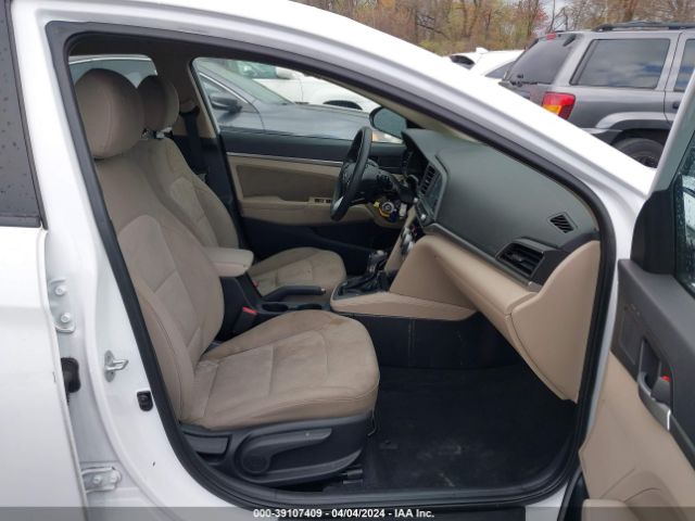 Photo 4 VIN: 5NPD84LF6KH460397 - HYUNDAI ELANTRA 