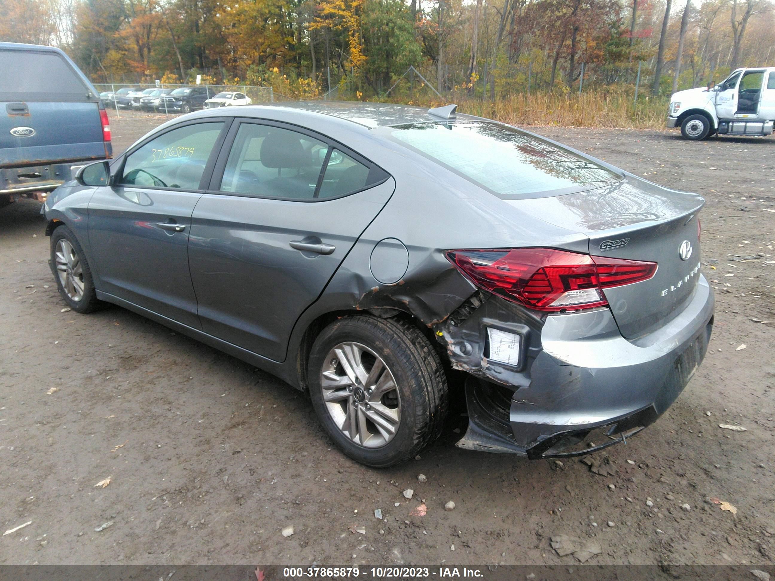 Photo 2 VIN: 5NPD84LF6KH462070 - HYUNDAI ELANTRA 