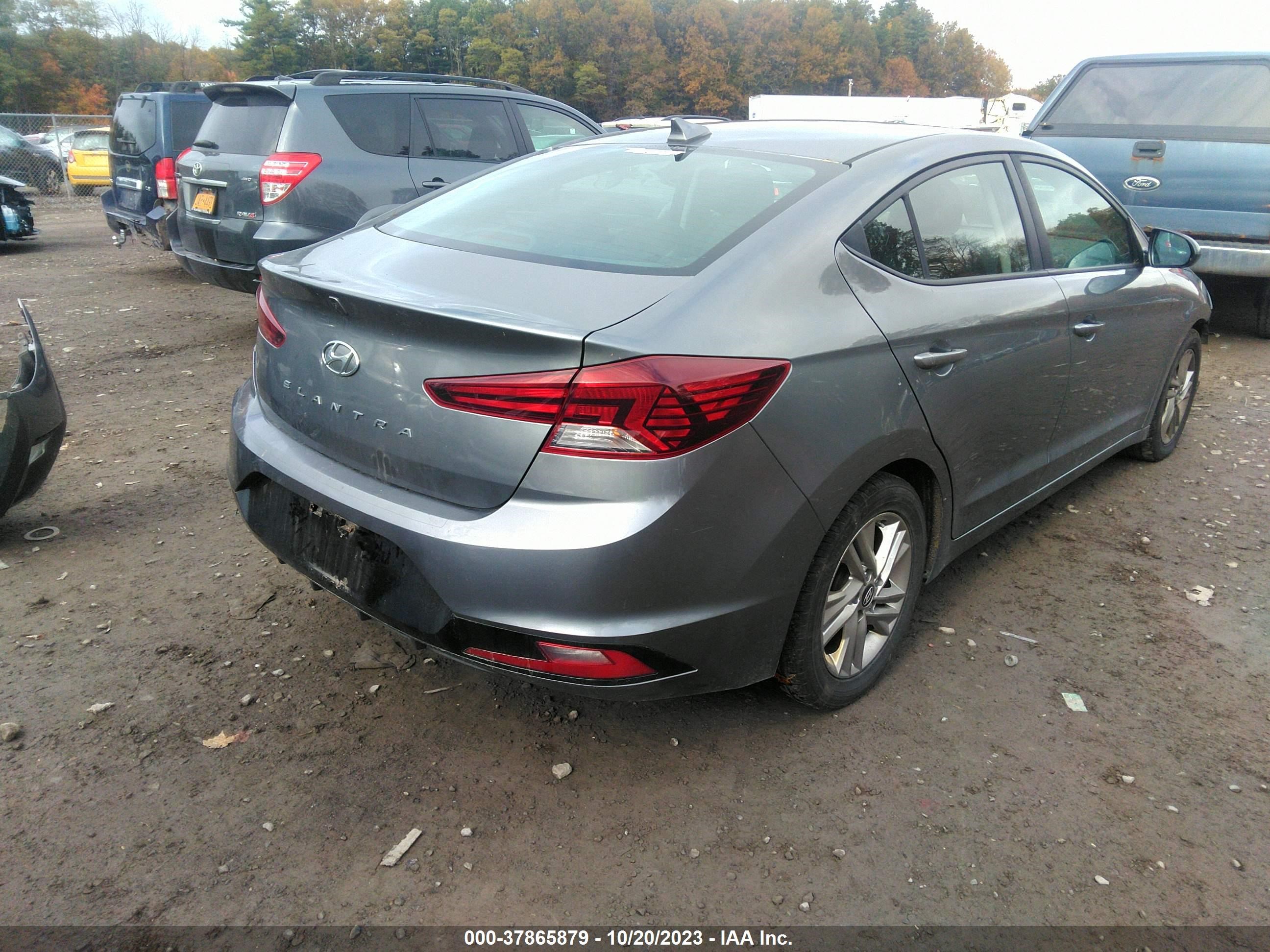 Photo 3 VIN: 5NPD84LF6KH462070 - HYUNDAI ELANTRA 