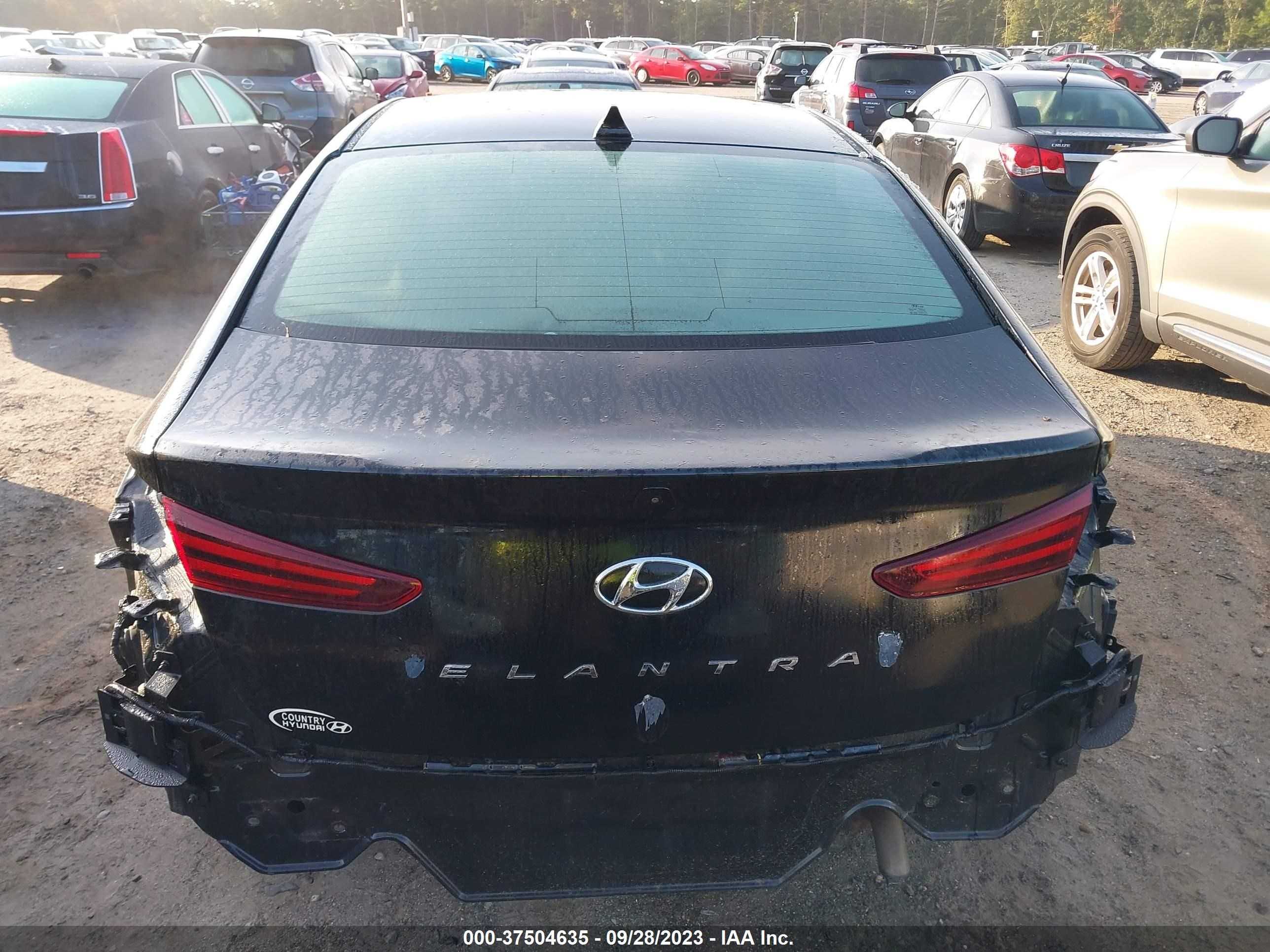 Photo 15 VIN: 5NPD84LF6KH462165 - HYUNDAI ELANTRA 