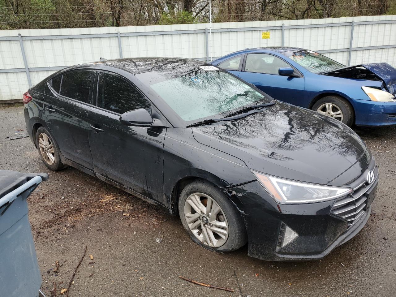 Photo 3 VIN: 5NPD84LF6KH464451 - HYUNDAI ELANTRA 