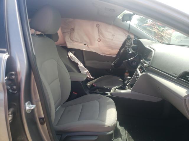 Photo 4 VIN: 5NPD84LF6KH466880 - HYUNDAI ELANTRA SE 