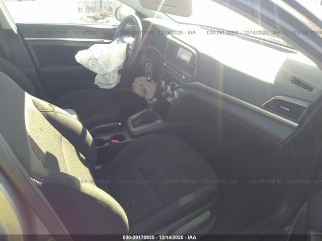 Photo 4 VIN: 5NPD84LF6KH474980 - HYUNDAI ELANTRA 