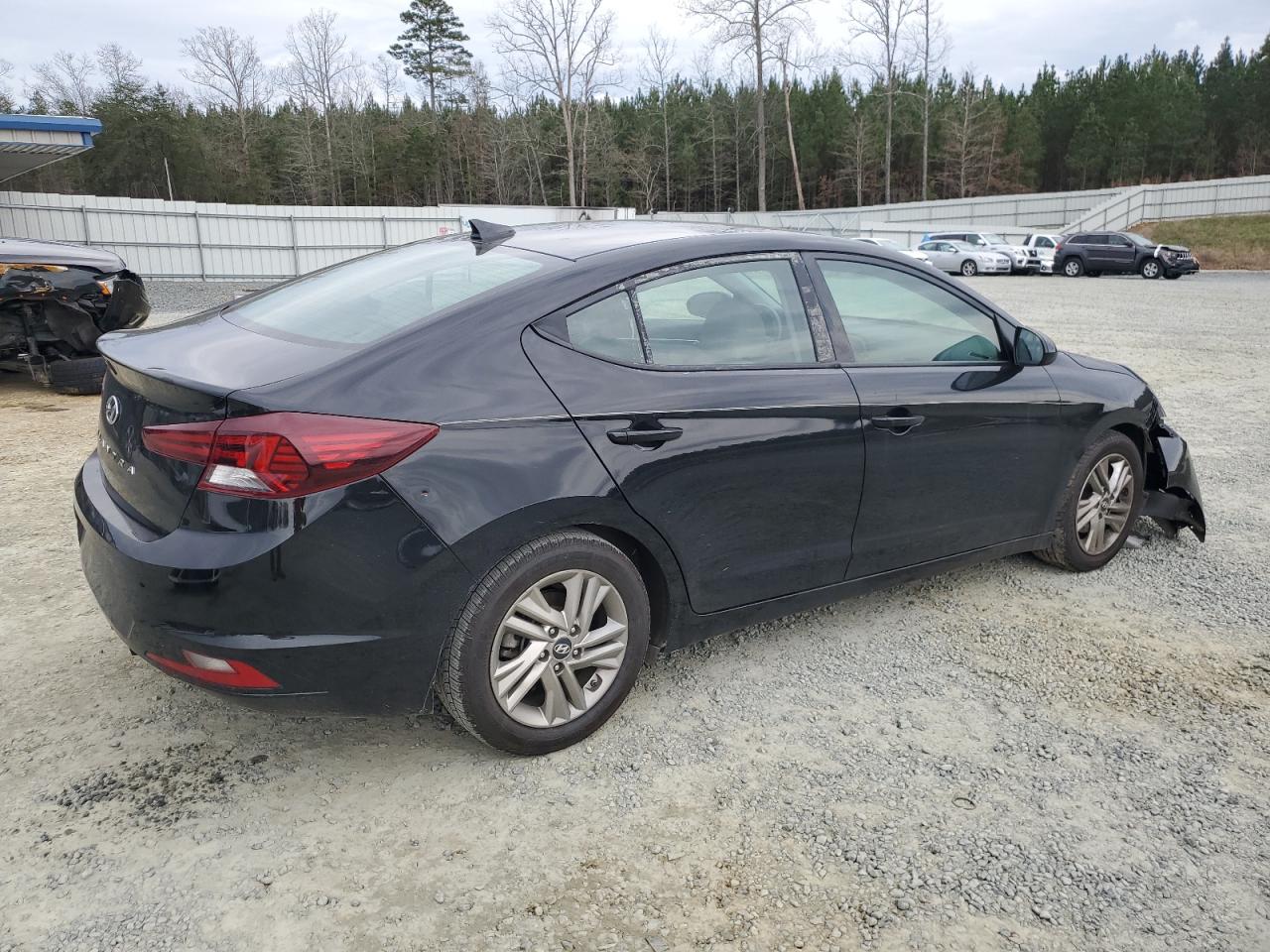 Photo 2 VIN: 5NPD84LF6KH481069 - HYUNDAI ELANTRA 