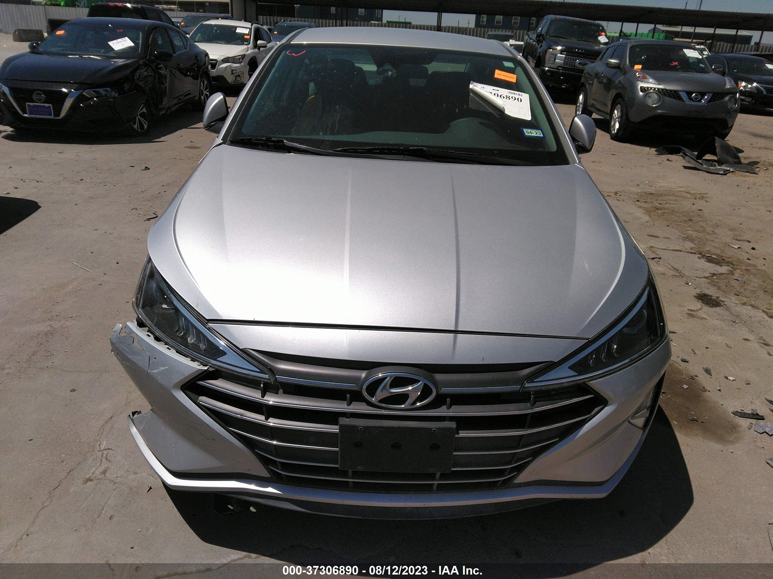 Photo 11 VIN: 5NPD84LF6KH482464 - HYUNDAI ELANTRA 