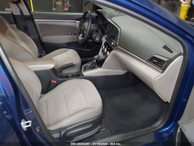 Photo 4 VIN: 5NPD84LF6KH490922 - HYUNDAI ELANTRA 