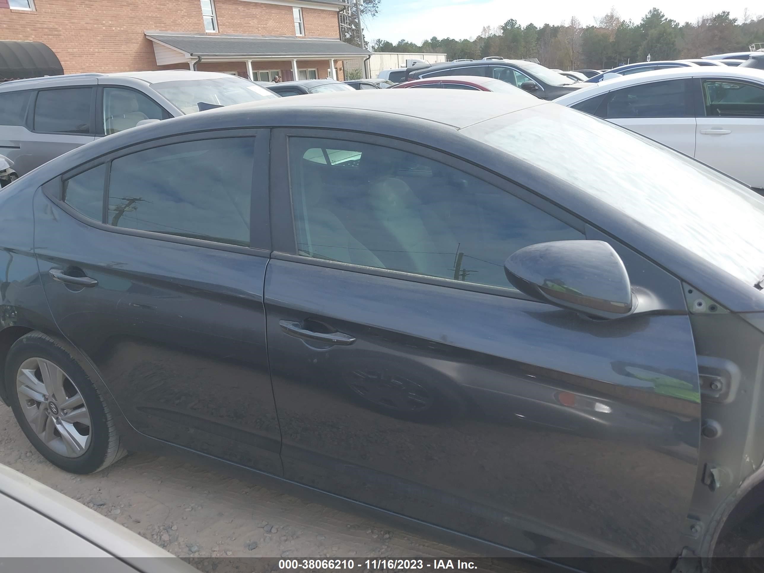 Photo 12 VIN: 5NPD84LF6LH570559 - HYUNDAI ELANTRA 