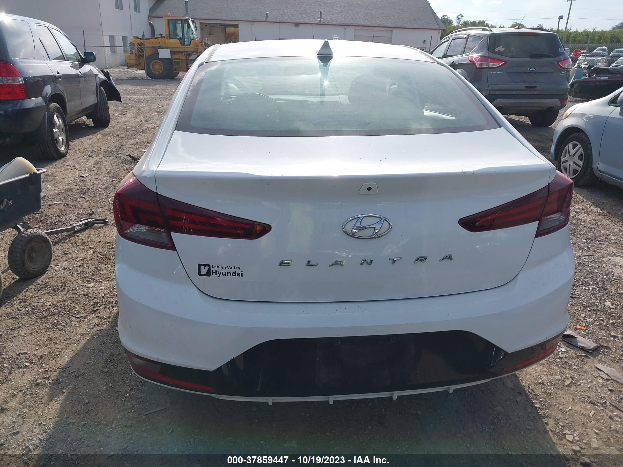 Photo 14 VIN: 5NPD84LF6LH577088 - HYUNDAI ELANTRA 