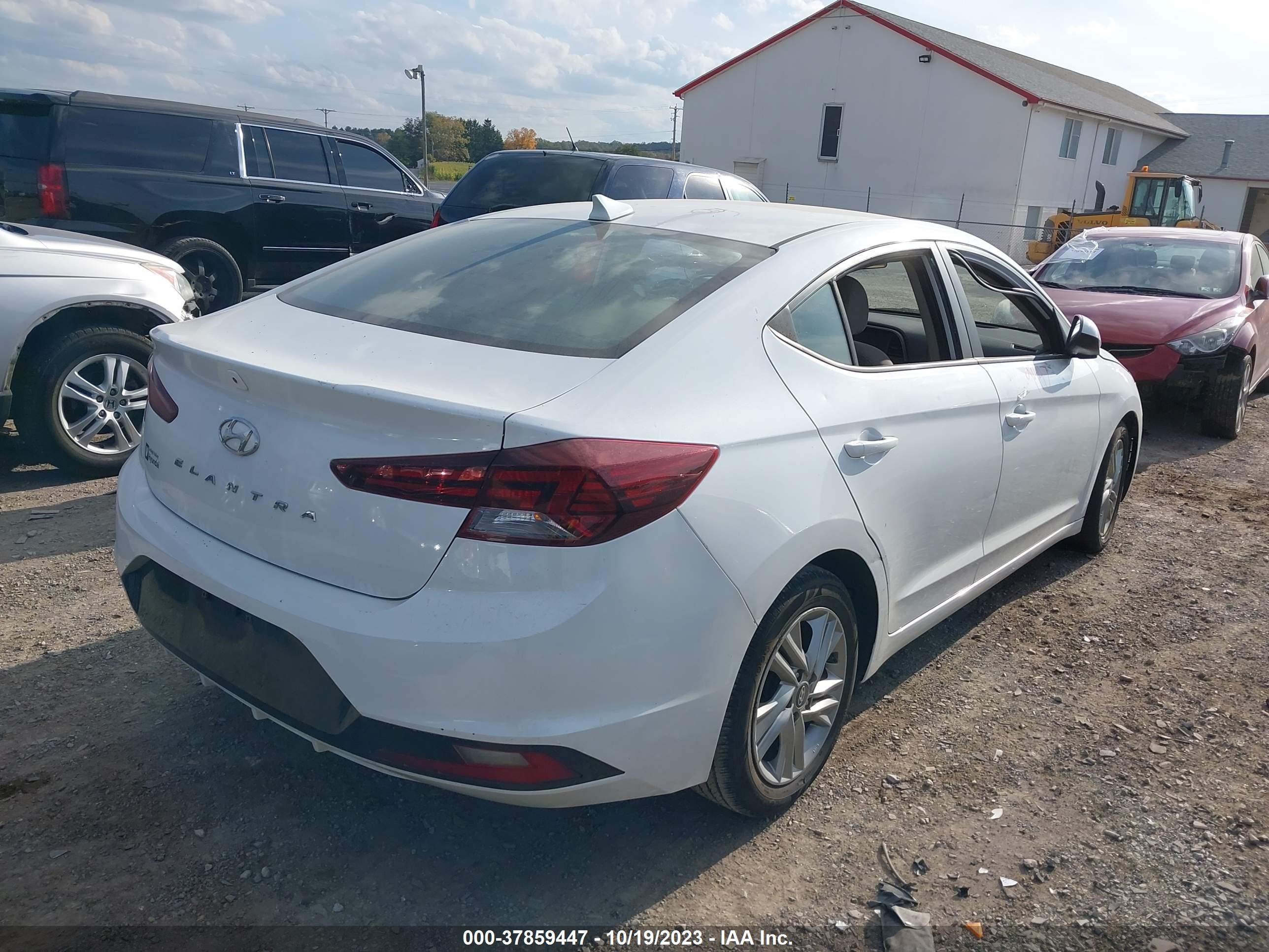 Photo 3 VIN: 5NPD84LF6LH577088 - HYUNDAI ELANTRA 