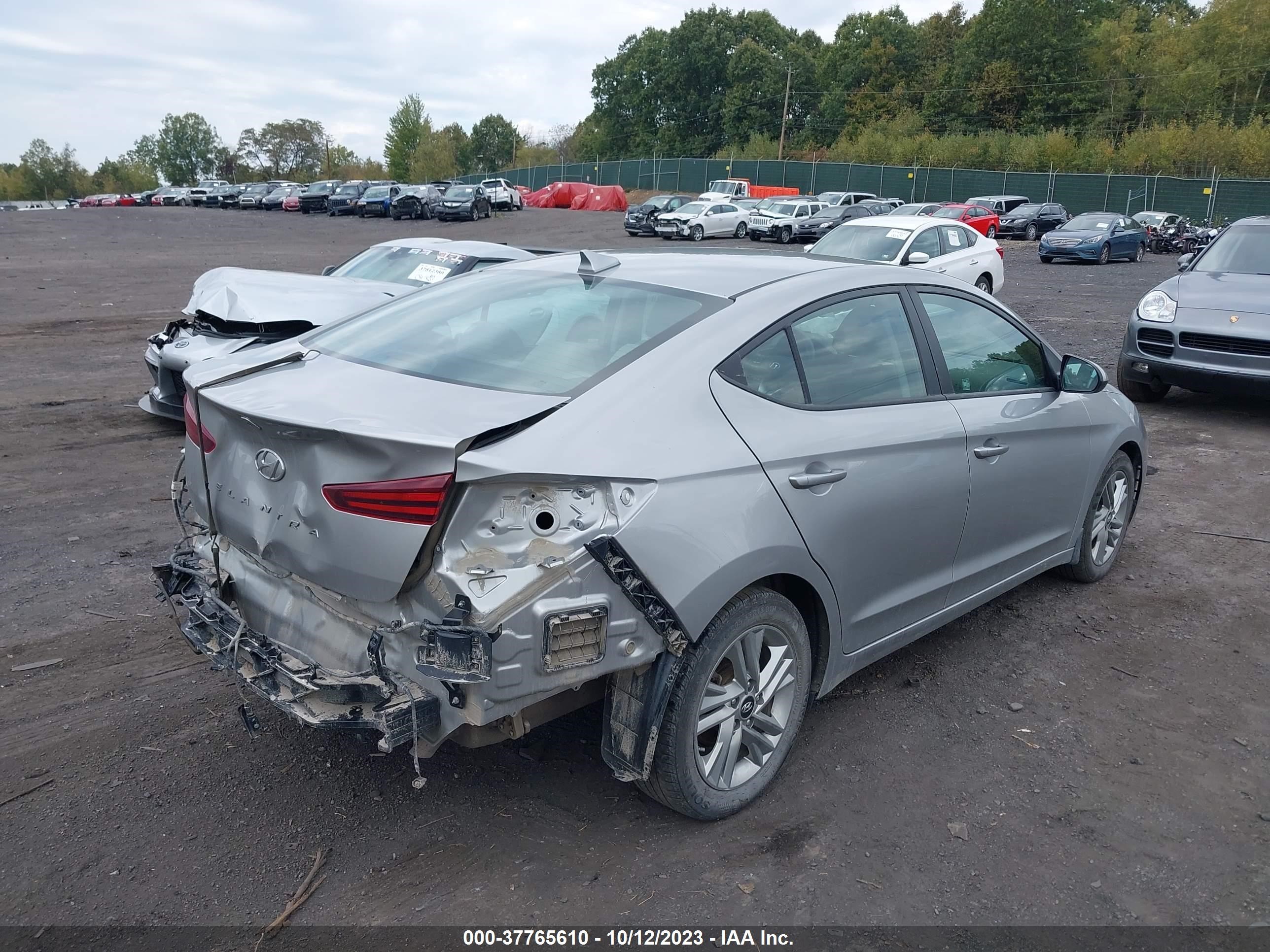 Photo 3 VIN: 5NPD84LF6LH592352 - HYUNDAI ELANTRA 