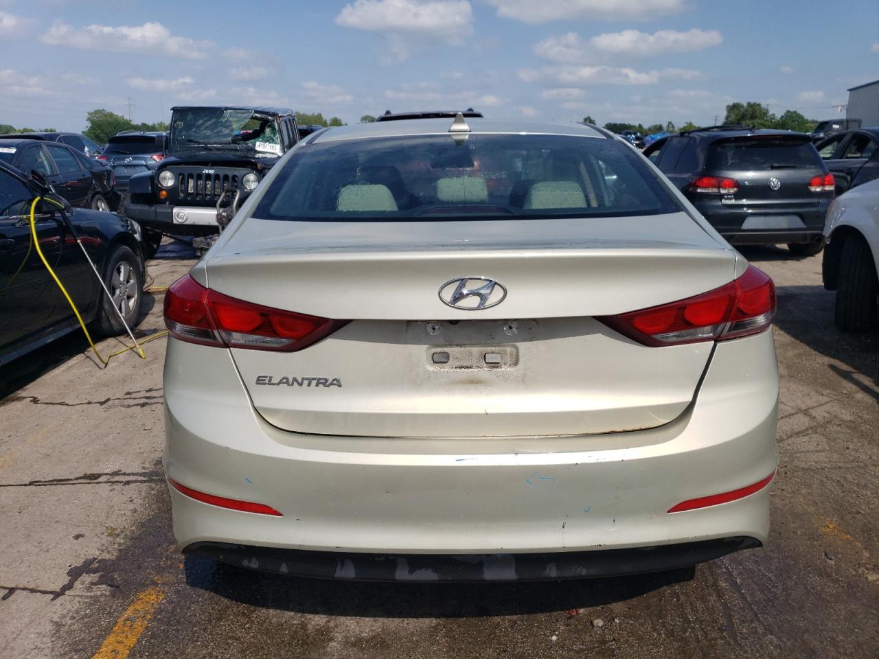 Photo 5 VIN: 5NPD84LF7HH002912 - HYUNDAI ELANTRA 