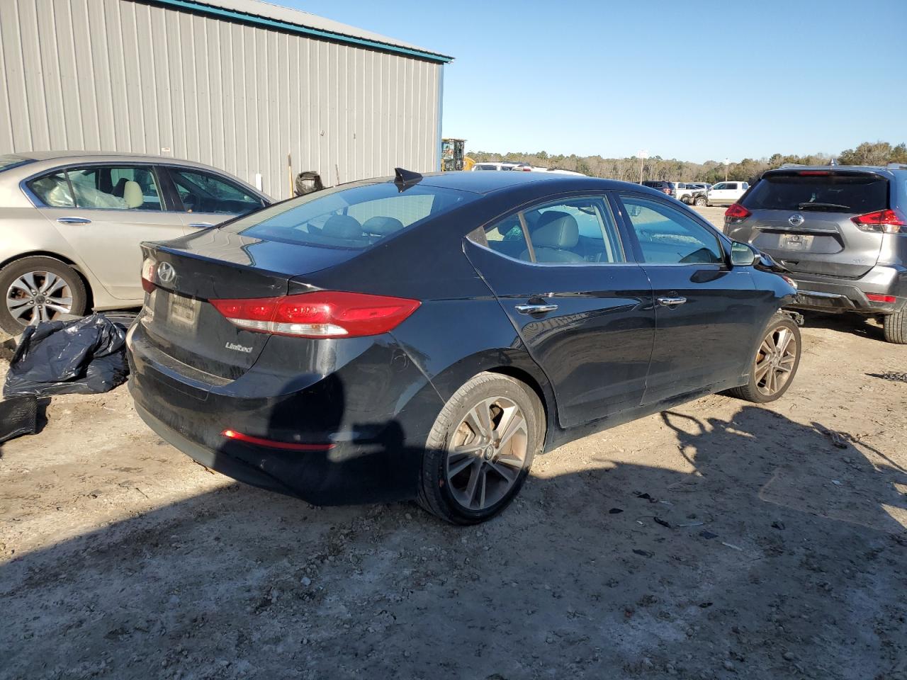 Photo 2 VIN: 5NPD84LF7HH010234 - HYUNDAI ELANTRA 