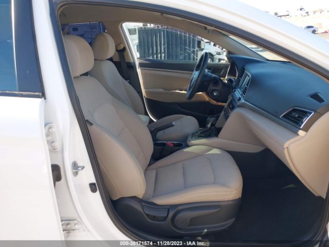 Photo 4 VIN: 5NPD84LF7HH012548 - HYUNDAI ELANTRA 