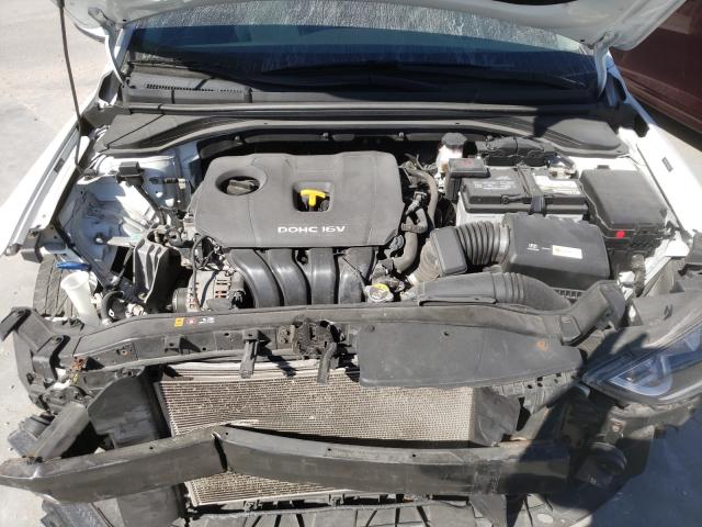 Photo 6 VIN: 5NPD84LF7HH028104 - HYUNDAI ELANTRA SE 