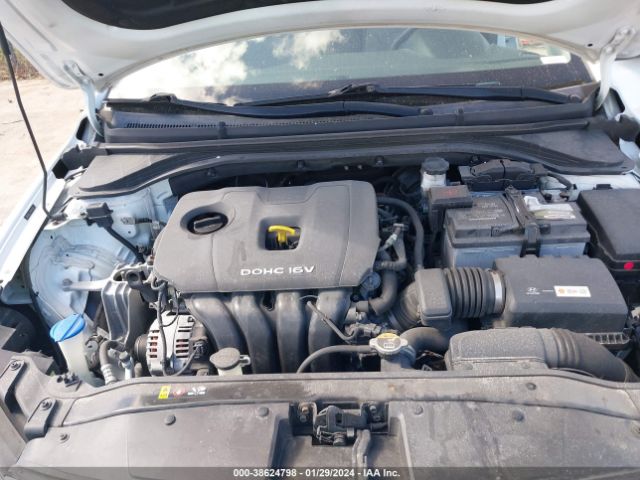 Photo 9 VIN: 5NPD84LF7HH045341 - HYUNDAI ELANTRA 