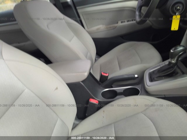 Photo 4 VIN: 5NPD84LF7HH046277 - HYUNDAI ELANTRA 