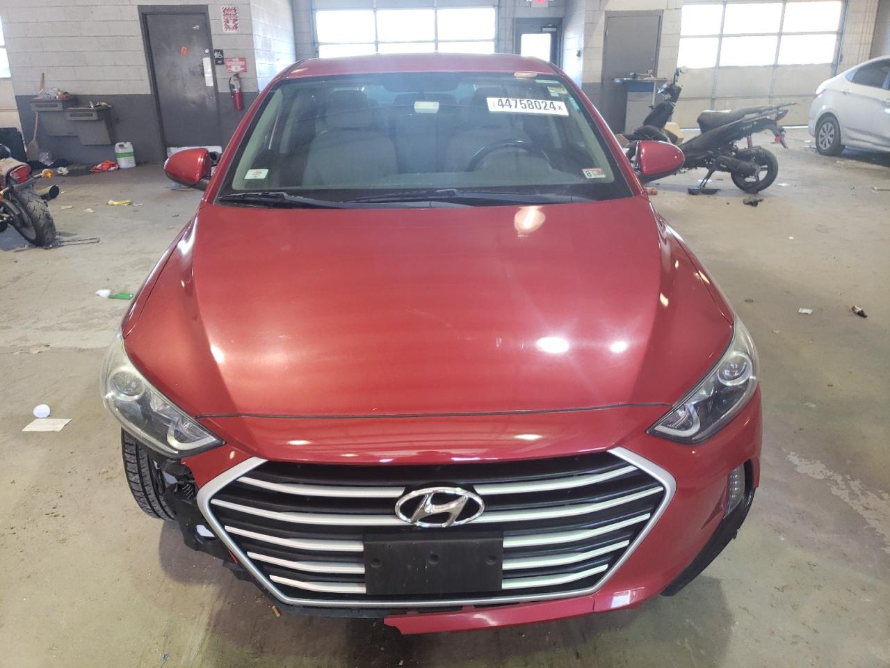 Photo 4 VIN: 5NPD84LF7HH058199 - HYUNDAI ELANTRA 