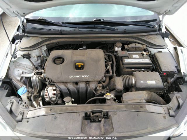 Photo 9 VIN: 5NPD84LF7HH090991 - HYUNDAI ELANTRA 