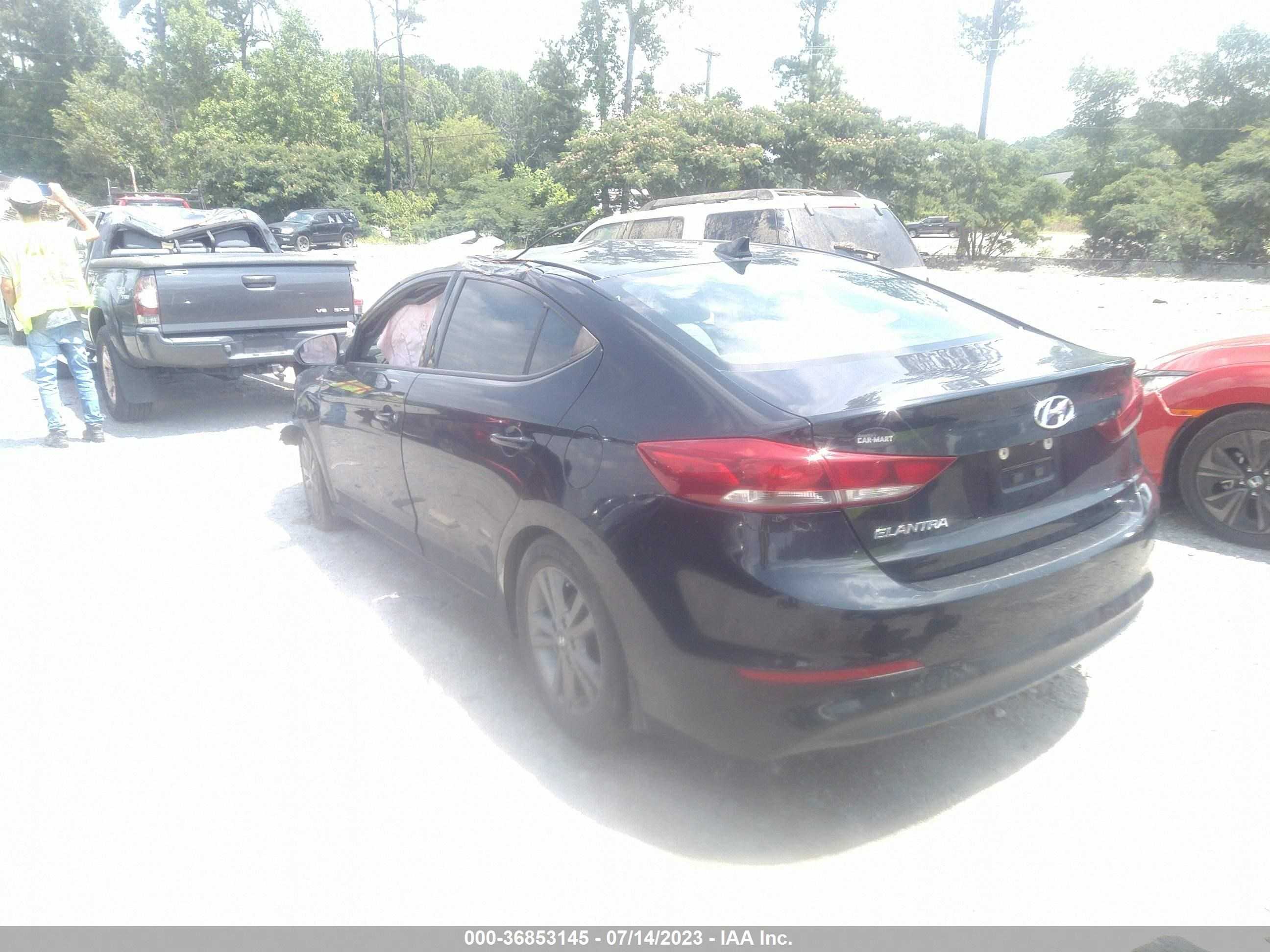 Photo 2 VIN: 5NPD84LF7HH115579 - HYUNDAI ELANTRA 