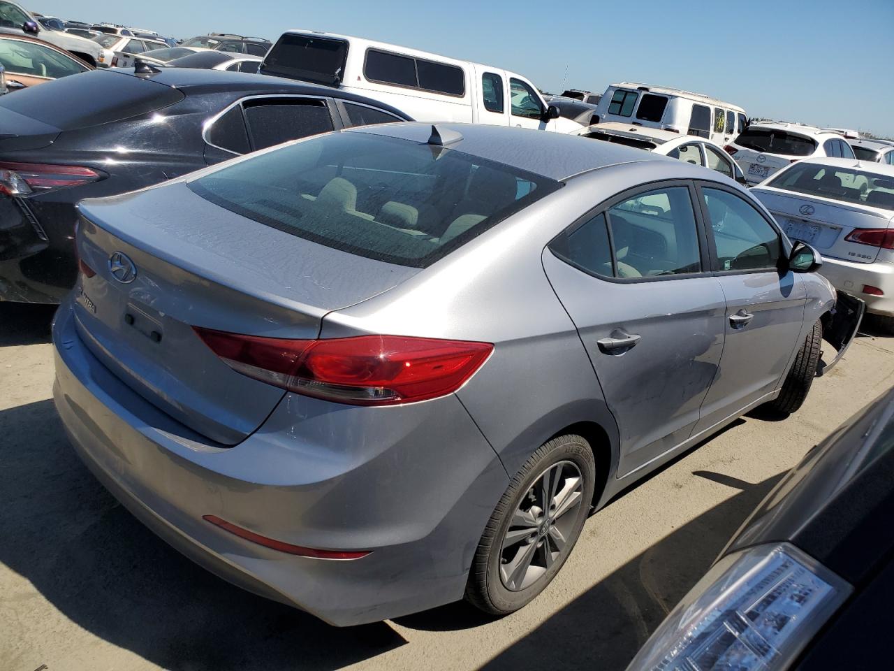 Photo 2 VIN: 5NPD84LF7HH119339 - HYUNDAI ELANTRA 