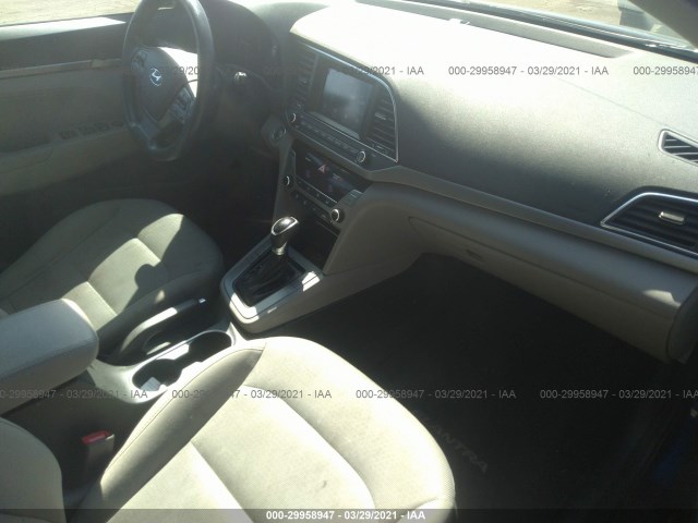 Photo 4 VIN: 5NPD84LF7HH120670 - HYUNDAI ELANTRA 