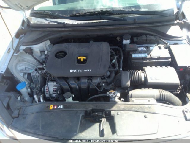 Photo 9 VIN: 5NPD84LF7HH132530 - HYUNDAI ELANTRA 