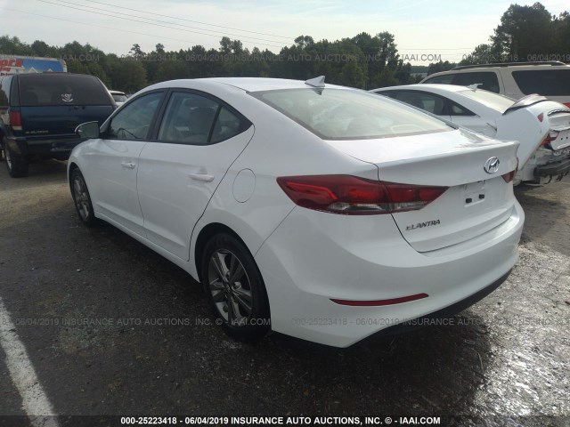 Photo 2 VIN: 5NPD84LF7HH142894 - HYUNDAI ELANTRA 