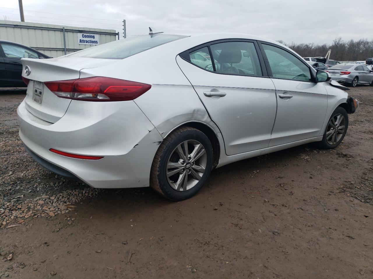 Photo 2 VIN: 5NPD84LF7HH179590 - HYUNDAI ELANTRA 