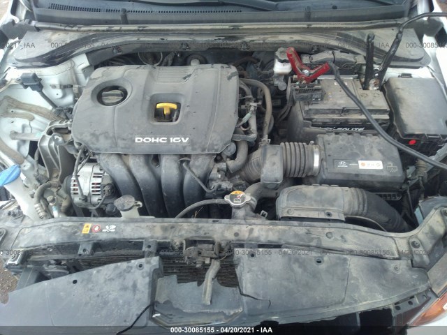 Photo 9 VIN: 5NPD84LF7HH184787 - HYUNDAI ELANTRA 