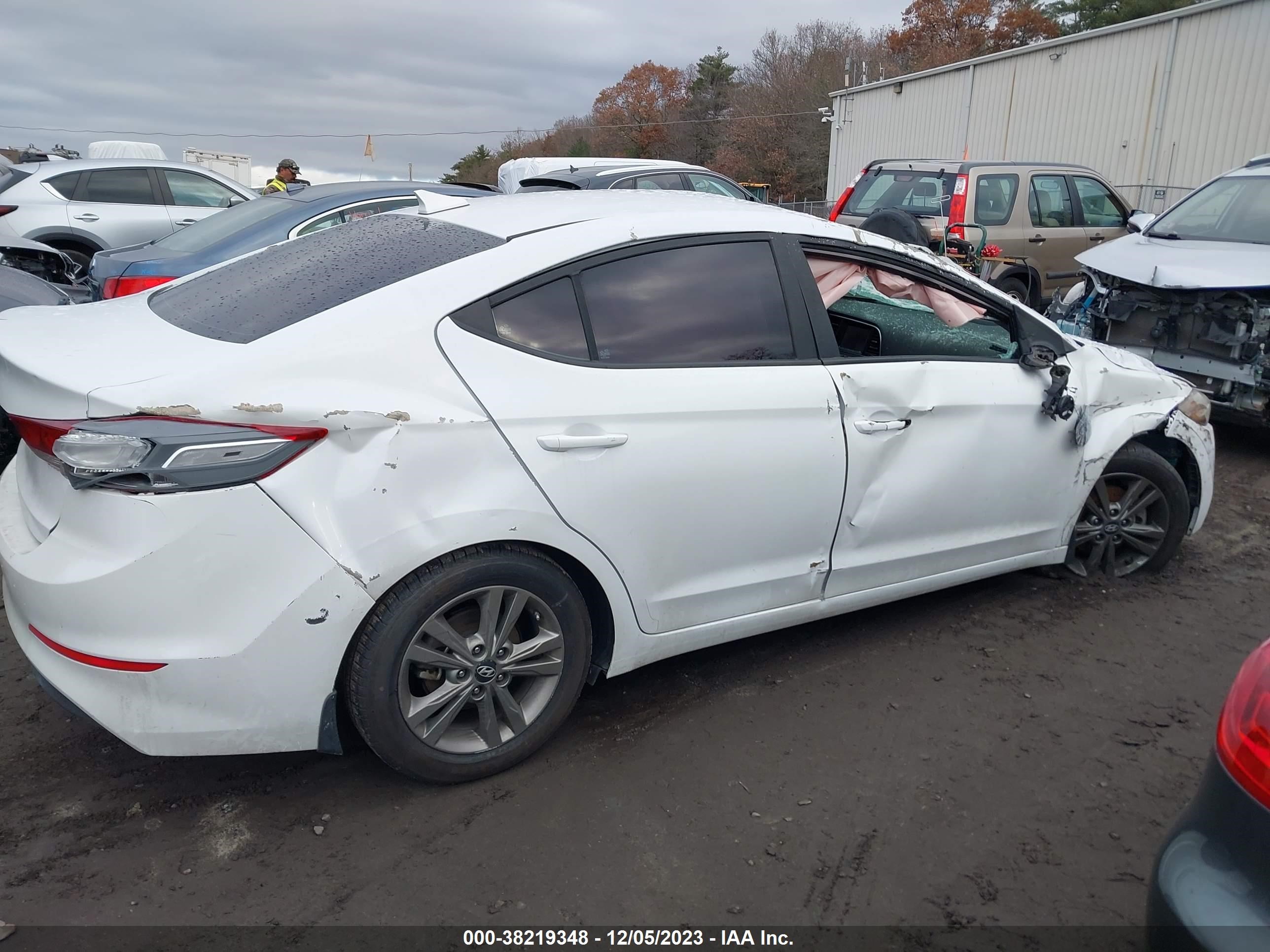 Photo 11 VIN: 5NPD84LF7JH221021 - HYUNDAI ELANTRA 